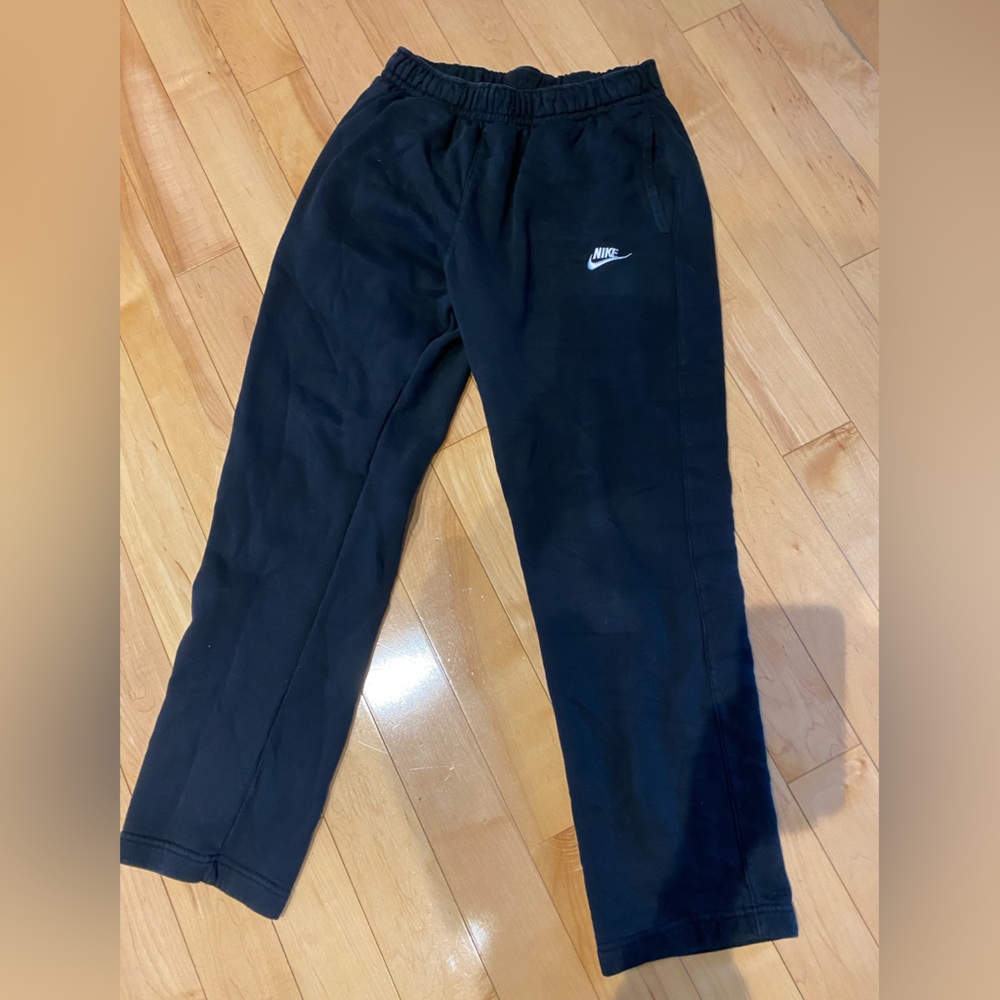 Men’s Nike sweet pants - small